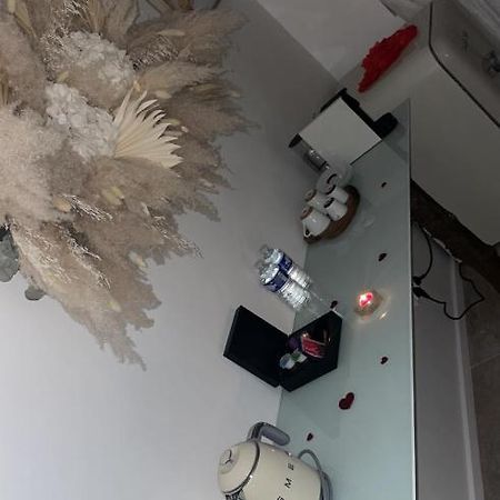 Appartement Jacuzzi Prive 亞維農 外观 照片